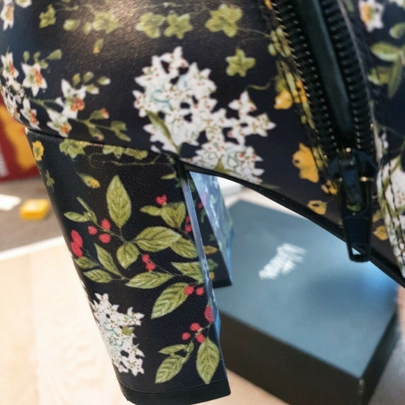 Wittner Floral Heels - Picture 3 of 7